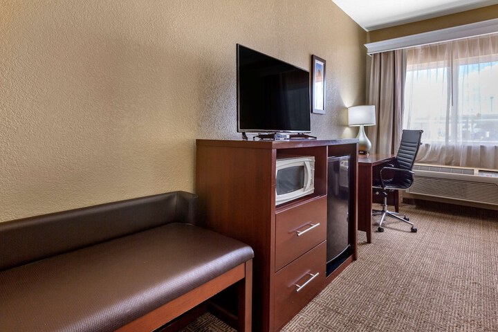 Room 6 of 47