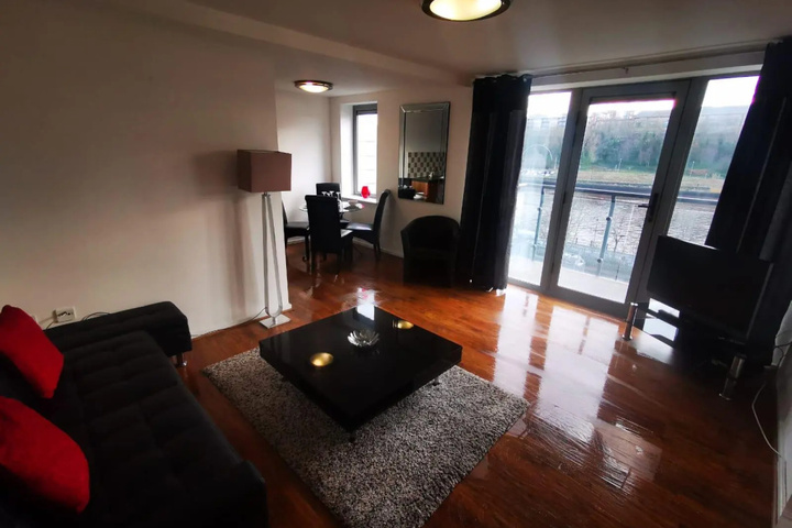 Room 4 of 18