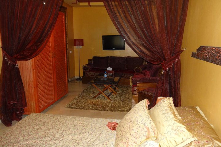 Room 28 of 100