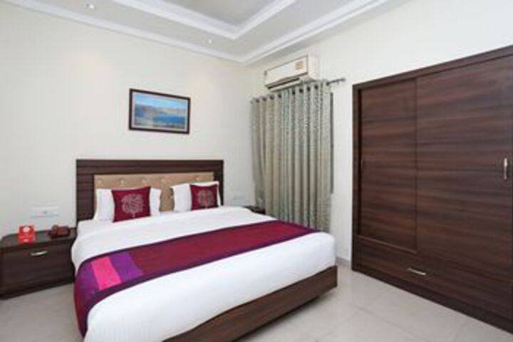Room 11 of 26