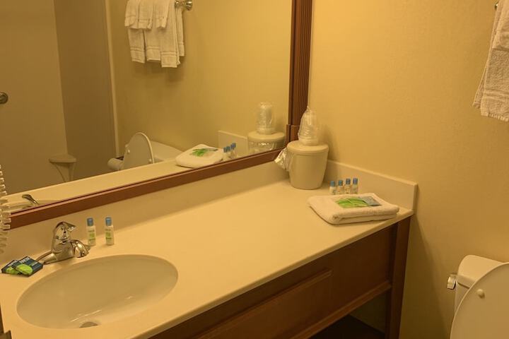 2 Queen Beds Accessible (2 of 11)