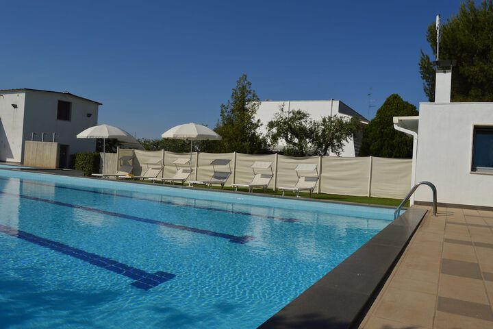 Hotel Pool