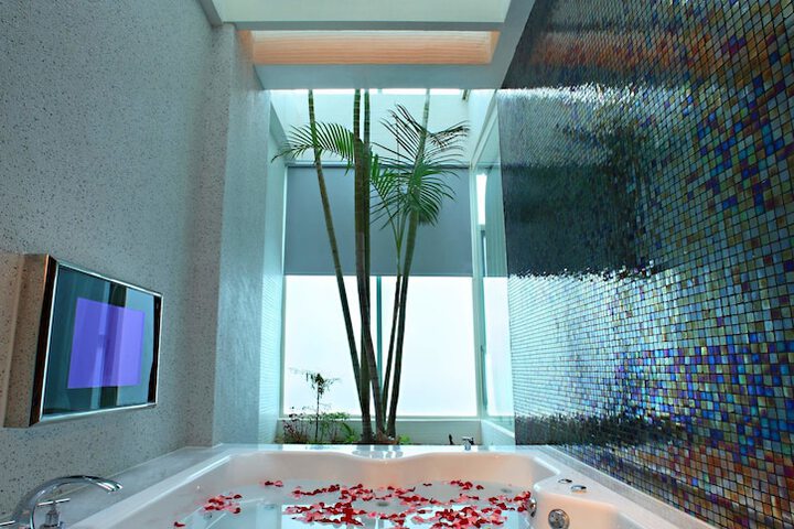 Hot Tub 27 of 29