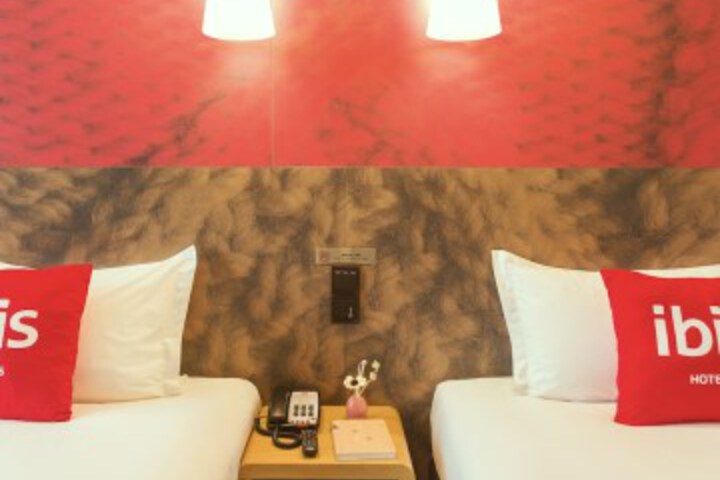 Room 16 of 50