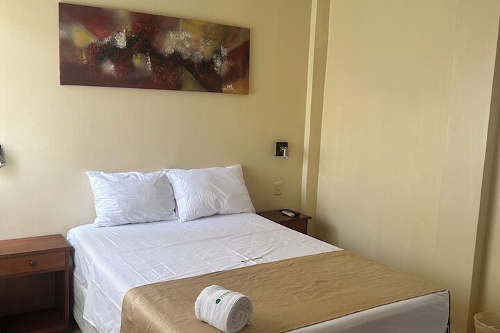 Room 13 of 17