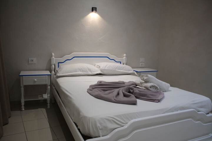 Room 33 of 153