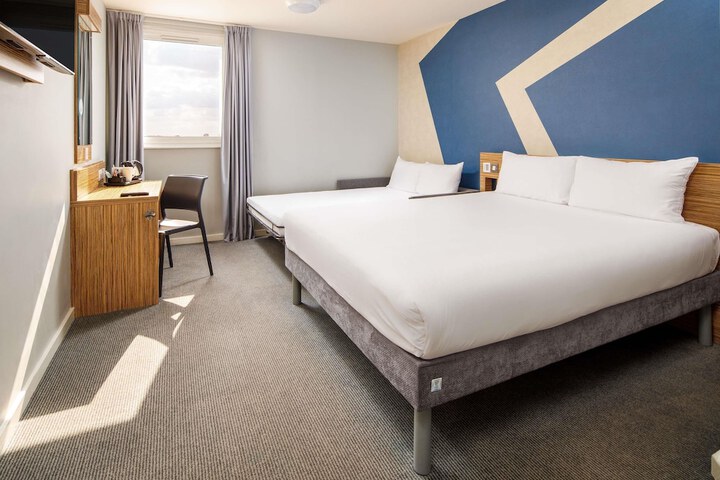 Room 11 of 68