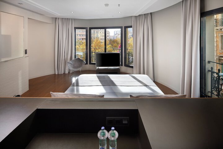 Room 4 of 48