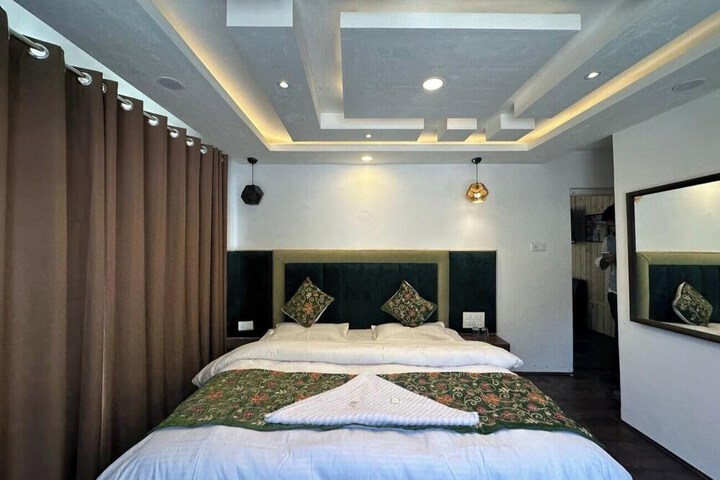 Room 3 of 13