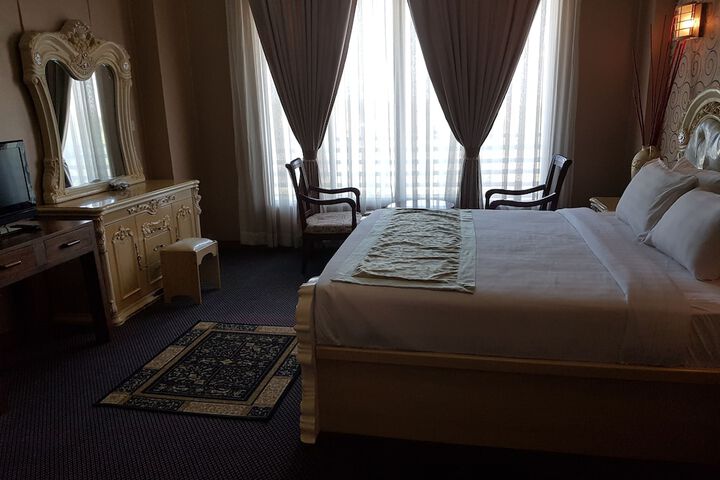 Room 12 of 40
