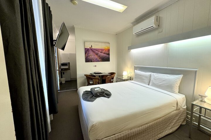 Room 10 of 30