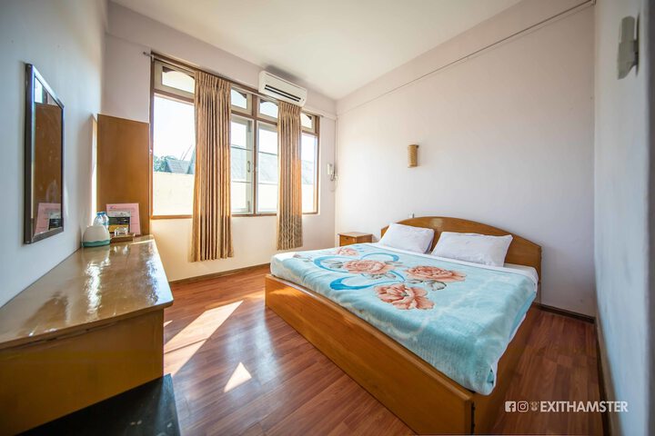 Room 7 of 28