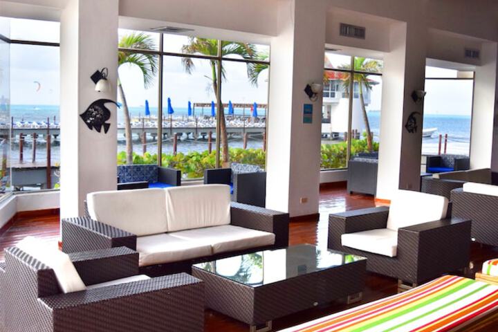 Check-in/check-out kiosk