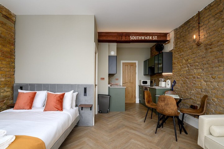 Room 3 of 36