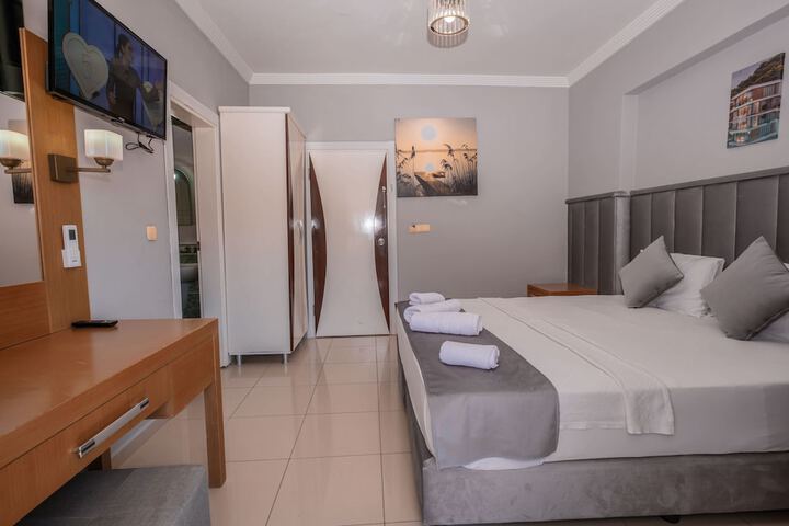 Room 22 of 28