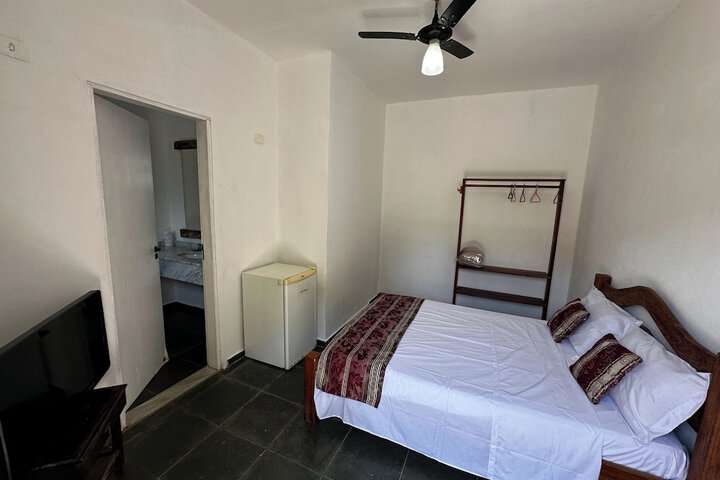 Room 4 of 20