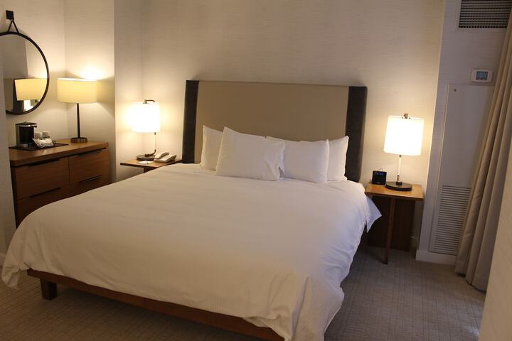 Room 13 of 82