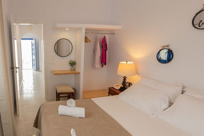 Room 52 of 210