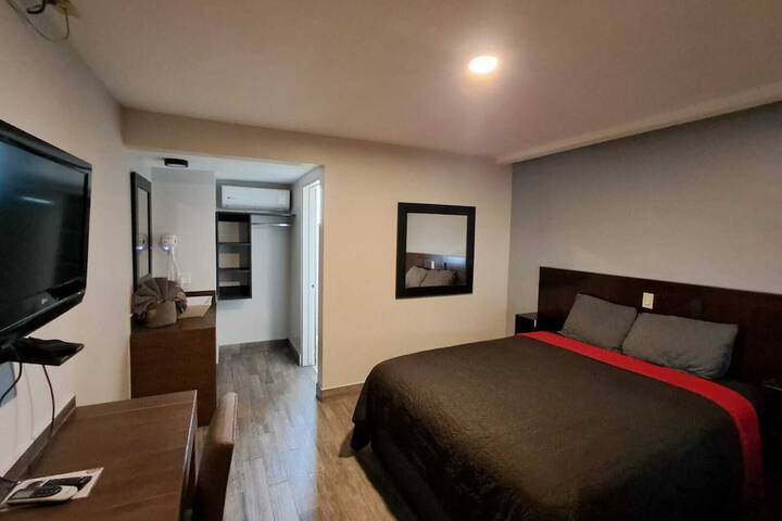 Room 4 of 28