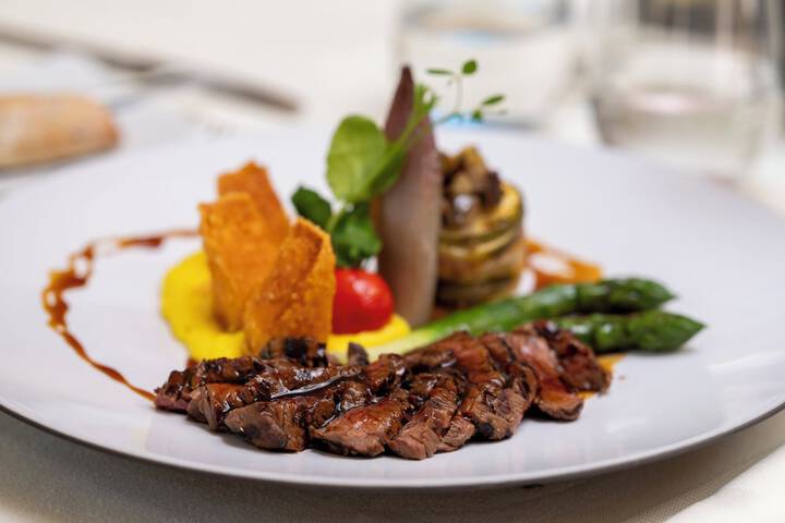 Dining 99 of 142