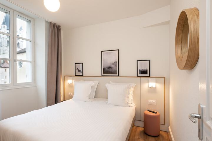 Room 8 of 47