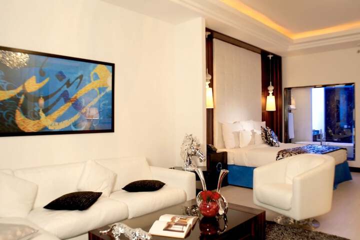 Room 16 of 44