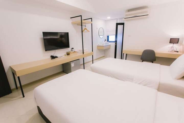 Room 3 of 42