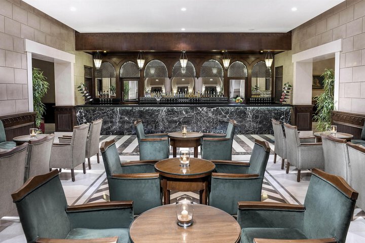Entrance & Lobby