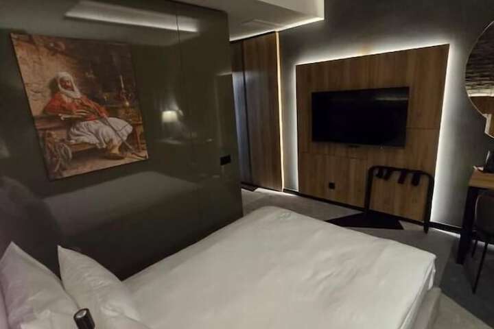 Room 19 of 46