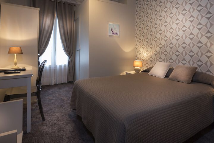 Room 9 of 37