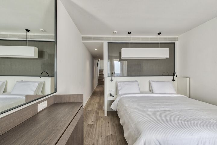 Room 12 of 61