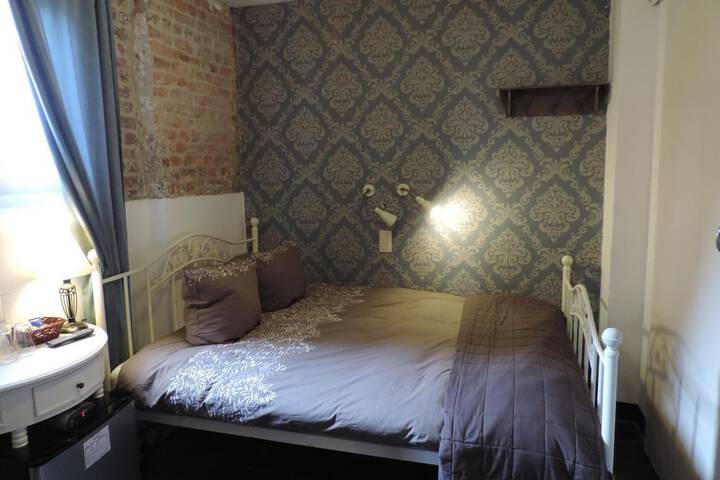 Room 17 of 57