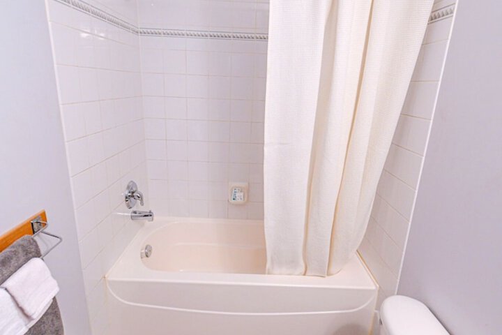 Room 10 of 19