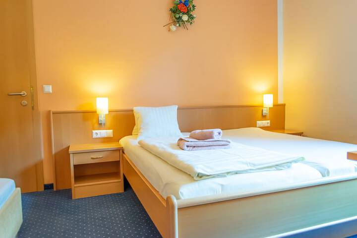 Room 5 of 32