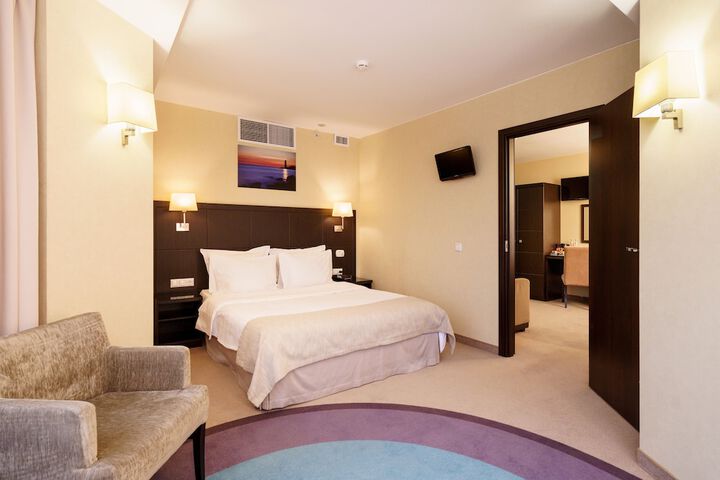 Room 3 of 55