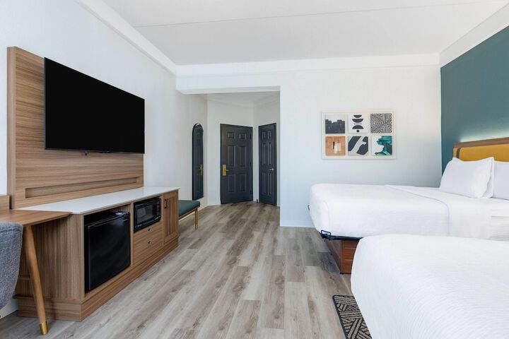 Room 14 of 48