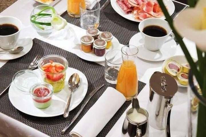 Breakfast/Coffee Service 16 of 30