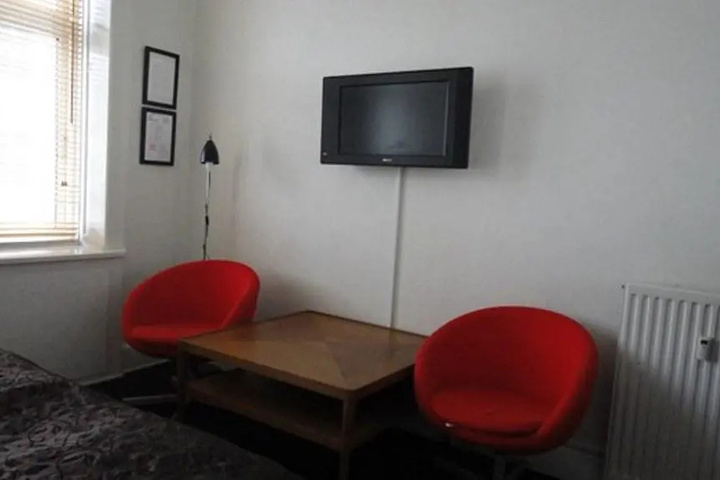 Photo 10