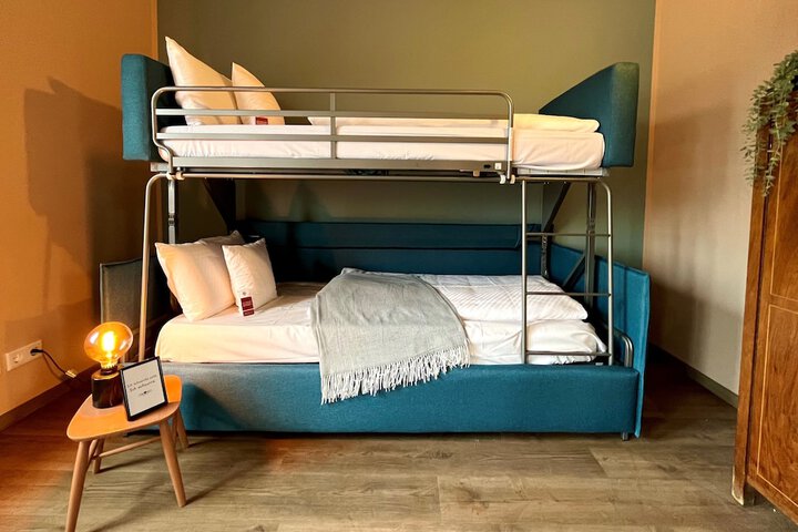 Room 7 of 24