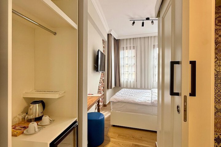 Room 40 of 126