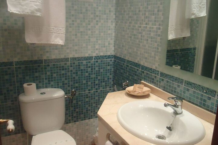 Room 14 of 32