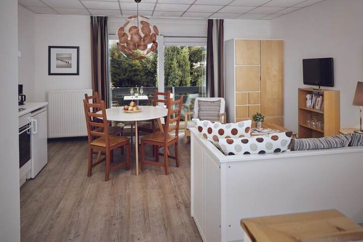 Room 10 of 33