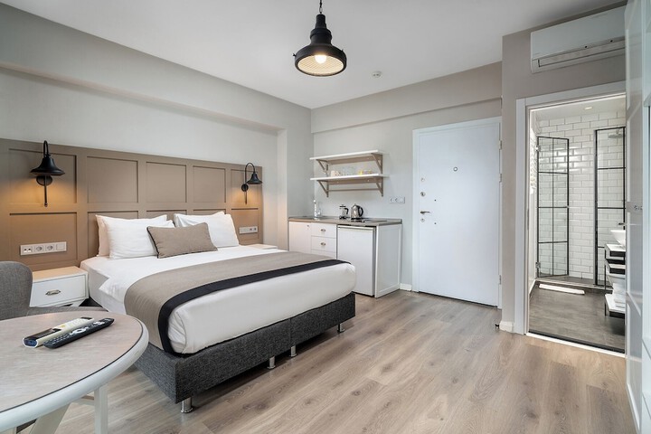 Room 11 of 35