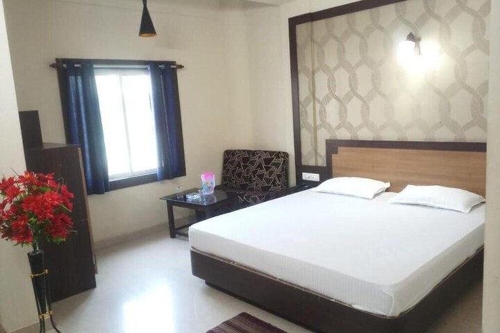 Room 6 of 39