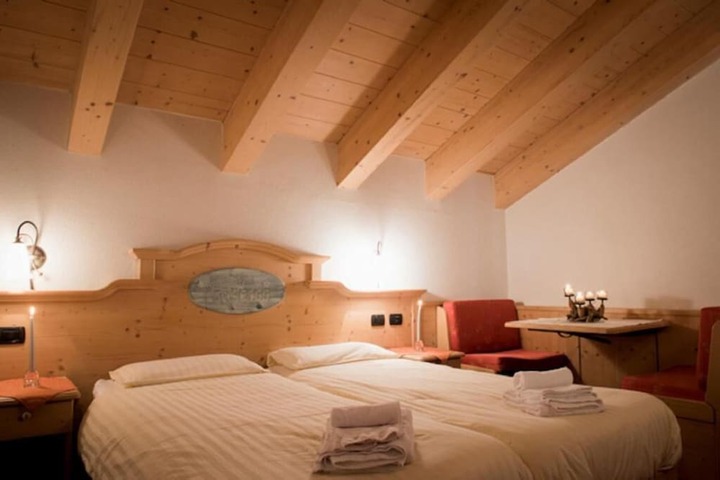 Room 5 of 21