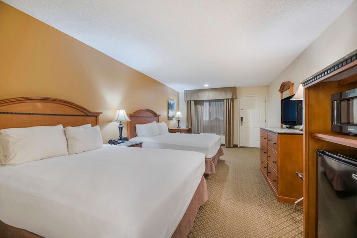 Room 4 of 17