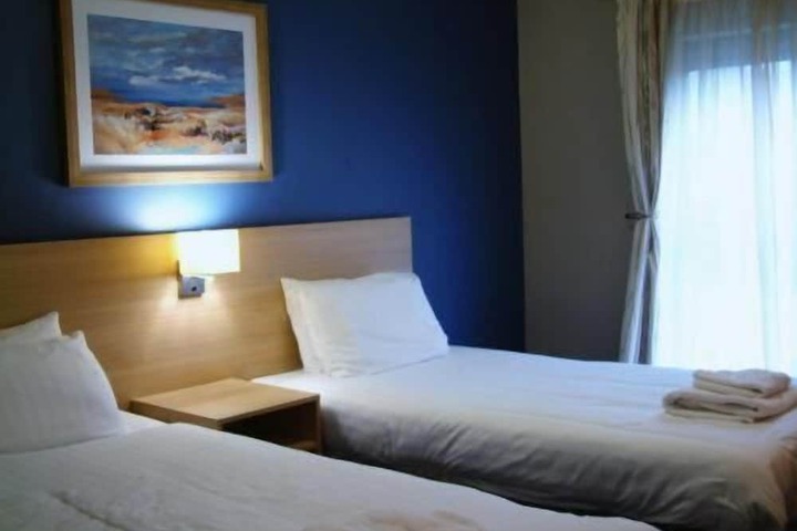Room 12 of 29
