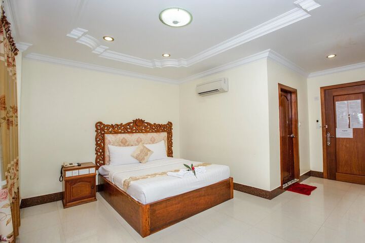 Room 2 of 35