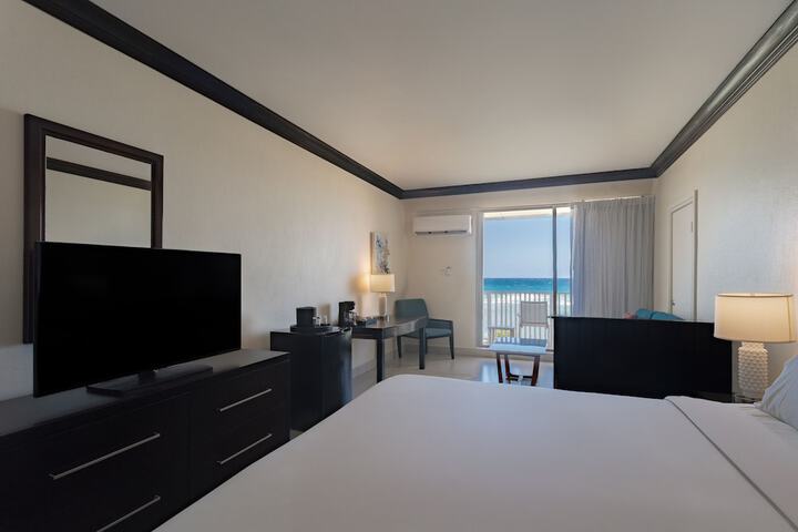 Room 3 of 109
