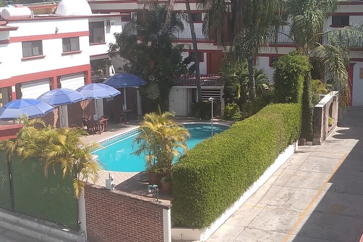 Hotel Exterior 29 of 31